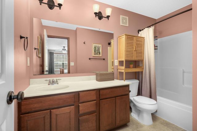 4940 Underwood Lane N 4940G, Plymouth, MN 55442