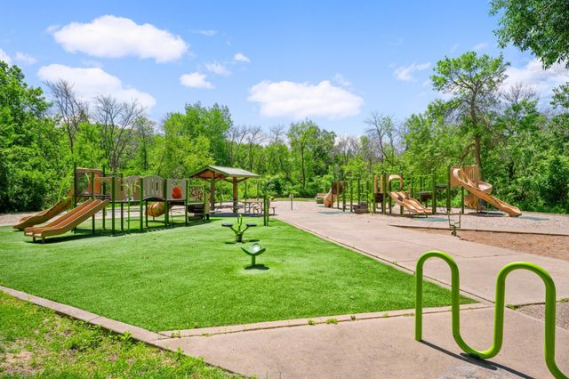 4940 Underwood Lane N 4940G, Plymouth, MN 55442