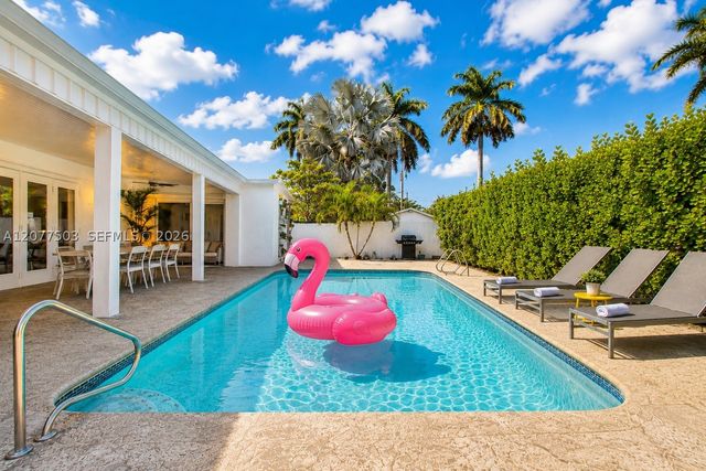 909 N 13th Ct, Hollywood, FL 33019