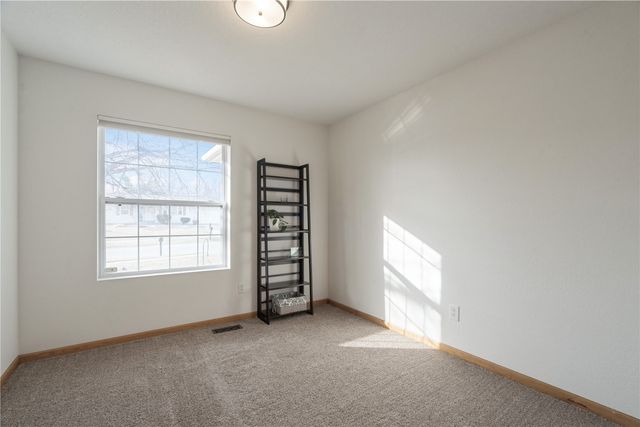 2250 Hillview Dr, Marion, IA 52302