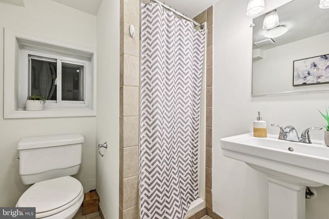 617 FARRAGUT ST NW, Washington, DC 20011