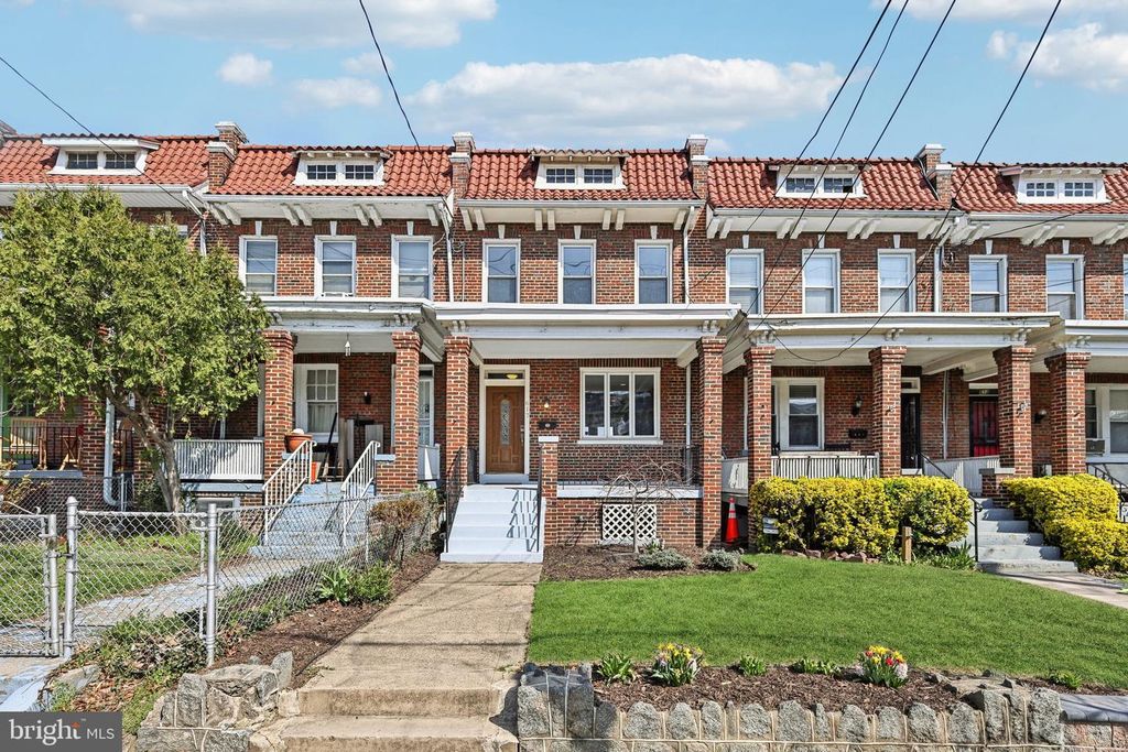 617 FARRAGUT ST NW, Washington, DC 20011