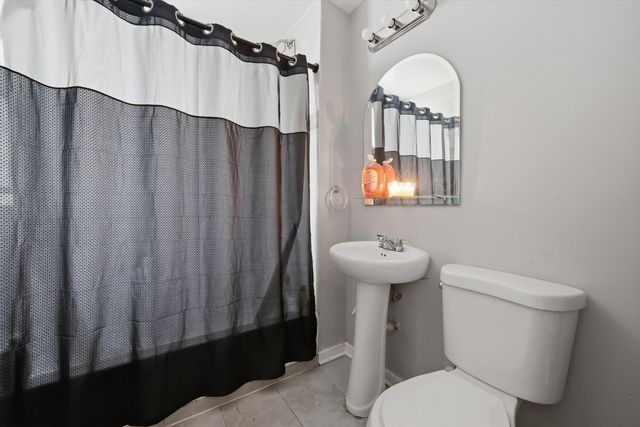 6610 S Seeley Avenue, Chicago, IL 60636