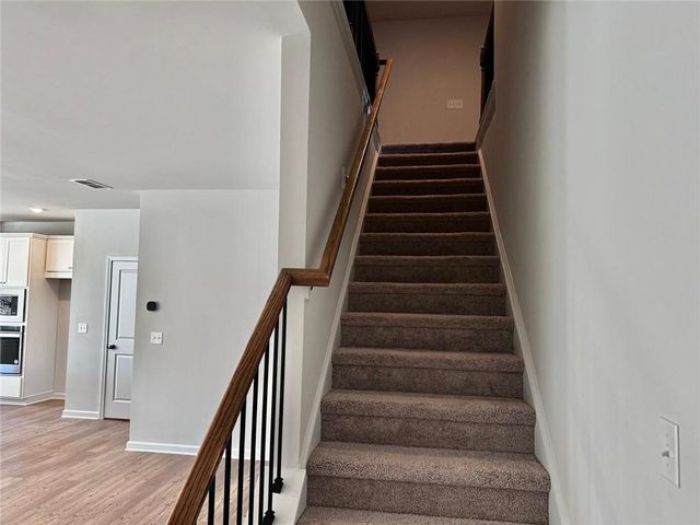 440 Point Place Drive, Loganville, GA 30052