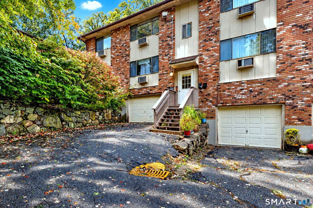 31 Kay Lane A, Waterbury, CT 06708