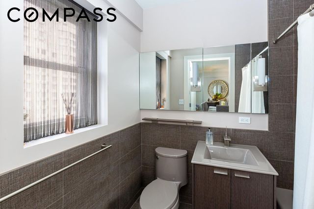 159 W 53rd St Apt 18H, New York City, NY 10019