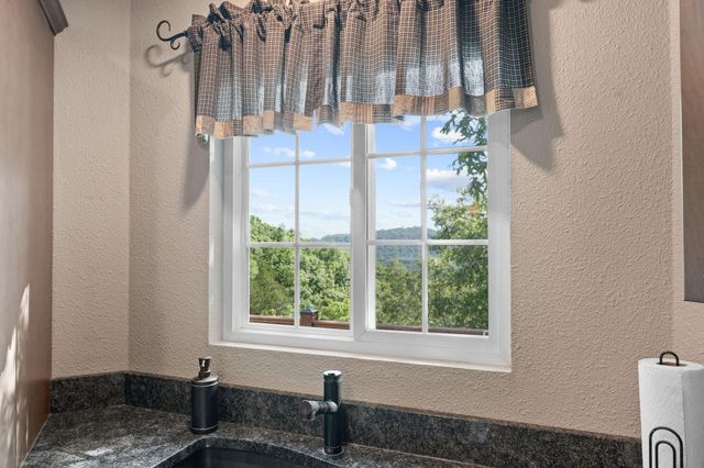 2505 Talking Rocks Road, Branson West, MO 65737