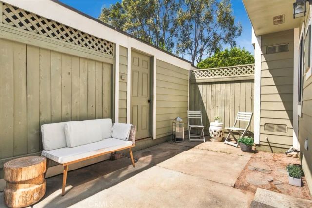 14 Surfside Ct Court, Newport Beach, CA 92663