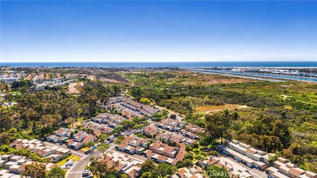 14 Surfside Ct Court, Newport Beach, CA 92663