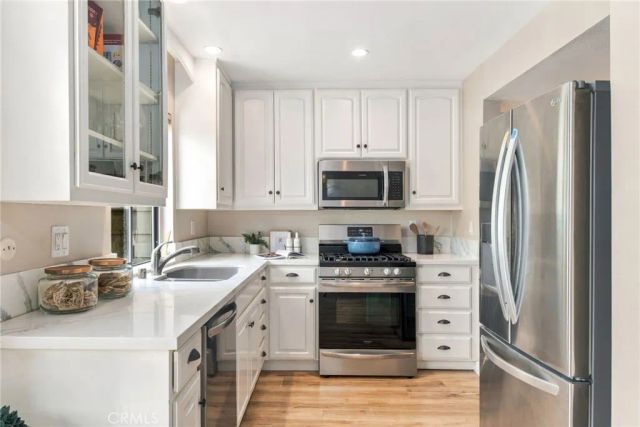 14 Surfside Ct Court, Newport Beach, CA 92663