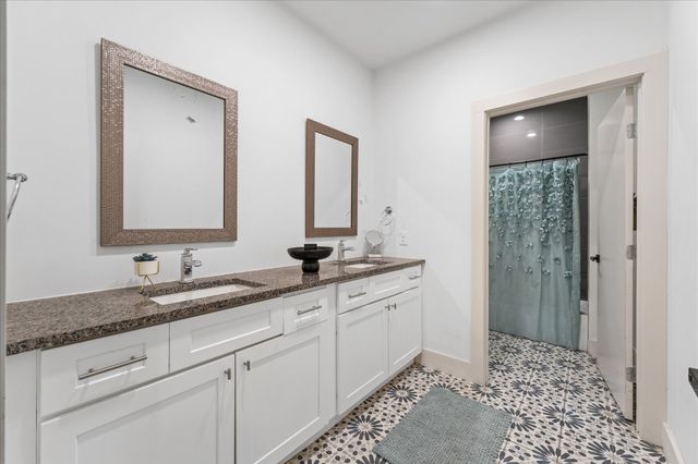 2403 Dathe Street, Dallas, TX 75215