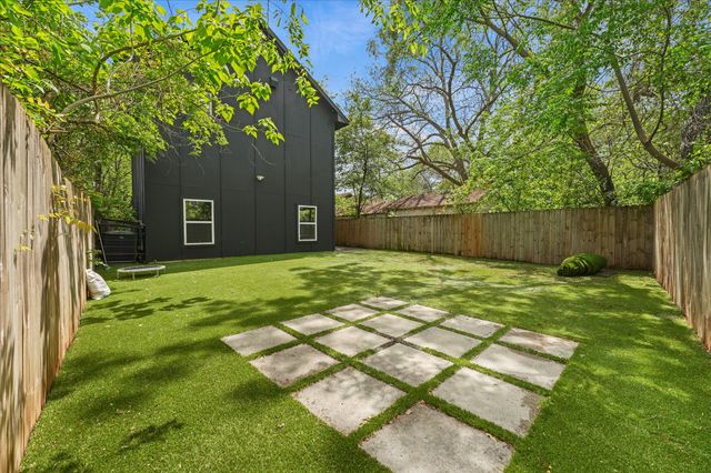 2403 Dathe Street, Dallas, TX 75215