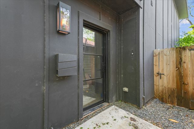 2403 Dathe Street, Dallas, TX 75215