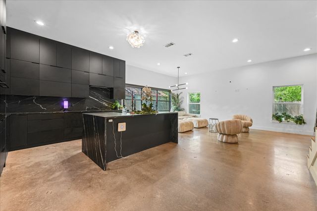 2403 Dathe Street, Dallas, TX 75215