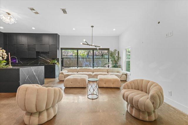 2403 Dathe Street, Dallas, TX 75215