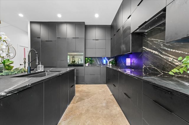 2403 Dathe Street, Dallas, TX 75215