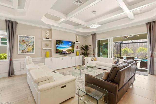 13615 Blue Bay CIR, Fort Myers, FL 33913