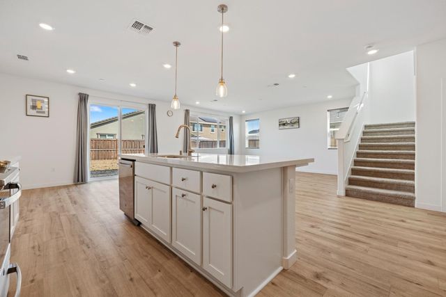 997 Pipit St, Lathrop, CA 95330