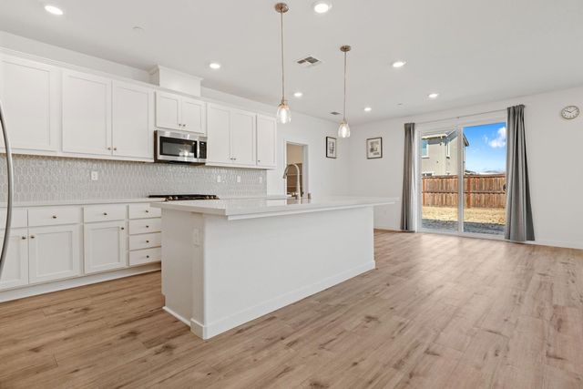 997 Pipit St, Lathrop, CA 95330