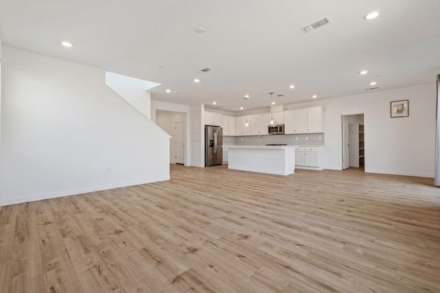 997 Pipit St, Lathrop, CA 95330