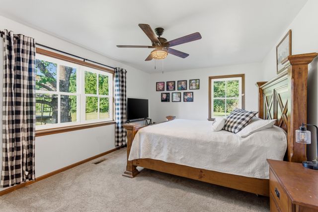 450 Paul Thompson Rd, Bethpage, TN 37022