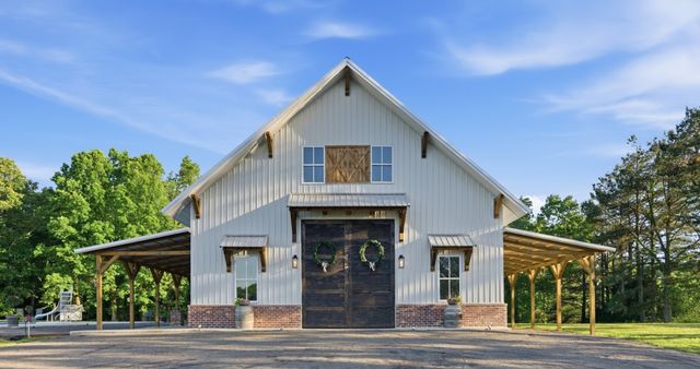450 Paul Thompson Rd, Bethpage, TN 37022