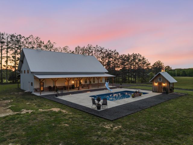 450 Paul Thompson Rd, Bethpage, TN 37022