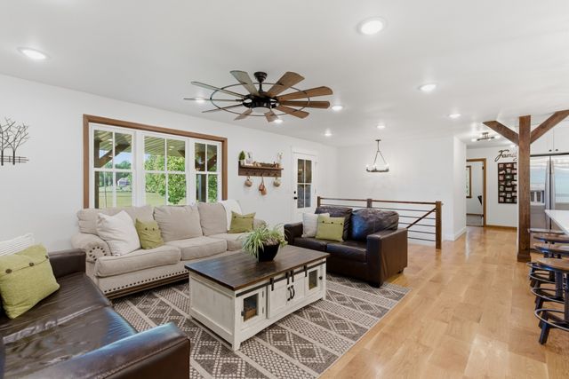 450 Paul Thompson Rd, Bethpage, TN 37022