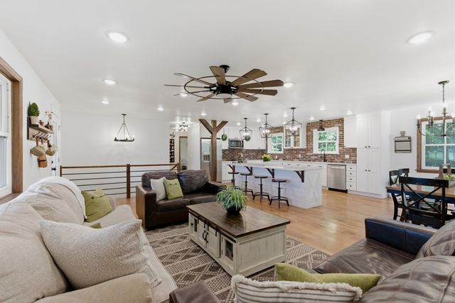 450 Paul Thompson Rd, Bethpage, TN 37022