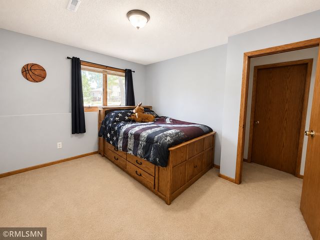815 10th Street W, Hastings, MN 55033