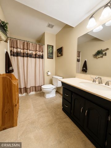 815 10th Street W, Hastings, MN 55033