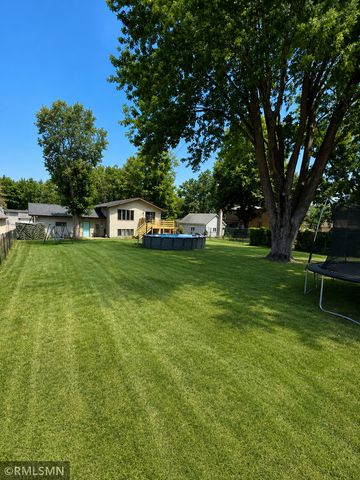815 10th Street W, Hastings, MN 55033