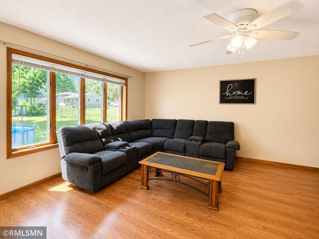 815 10th Street W, Hastings, MN 55033