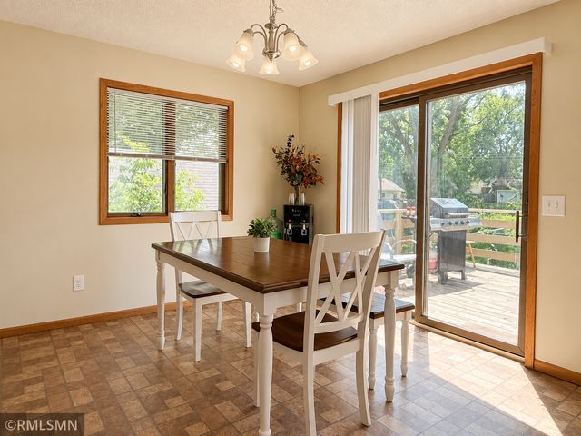815 10th Street W, Hastings, MN 55033