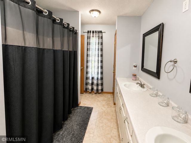 815 10th Street W, Hastings, MN 55033
