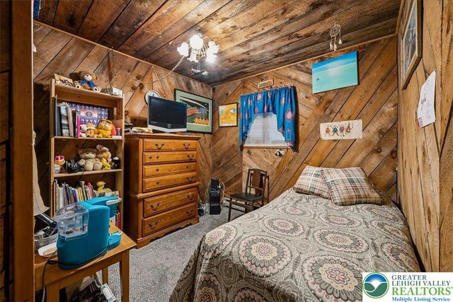 2445 Dornick Road, Middle Smithfield Twp, PA 18302