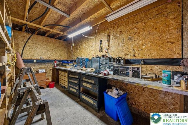 2445 Dornick Road, Middle Smithfield Twp, PA 18302