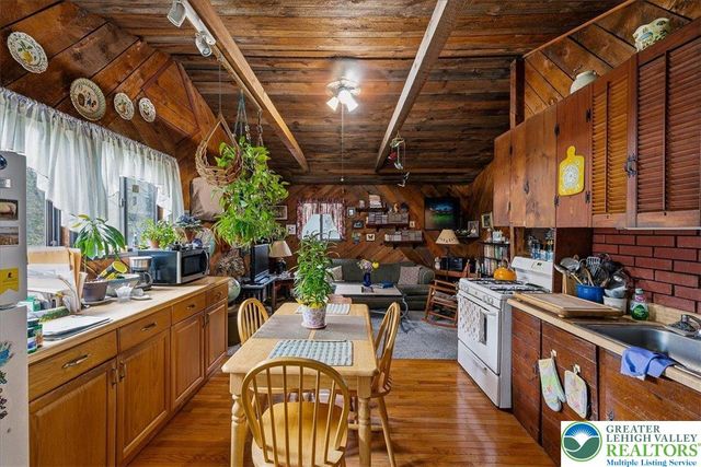 2445 Dornick Road, Middle Smithfield Twp, PA 18302