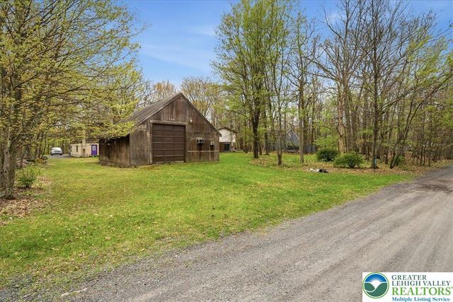 2445 Dornick Road, Middle Smithfield Twp, PA 18302