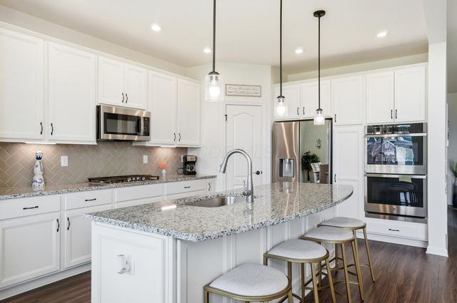 1326 Blueberry, Grove City, OH 43123