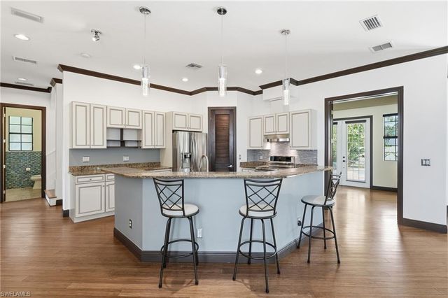 1358 Hopedale DR, Fort Myers, FL 33919
