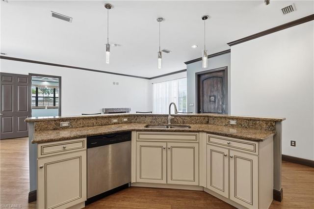 1358 Hopedale DR, Fort Myers, FL 33919