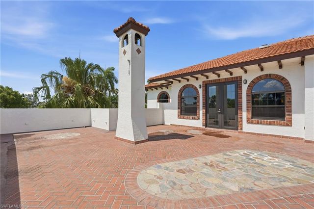 1358 Hopedale DR, Fort Myers, FL 33919