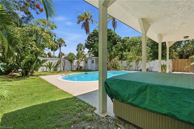 1358 Hopedale DR, Fort Myers, FL 33919