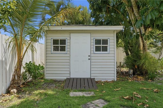 1358 Hopedale DR, Fort Myers, FL 33919