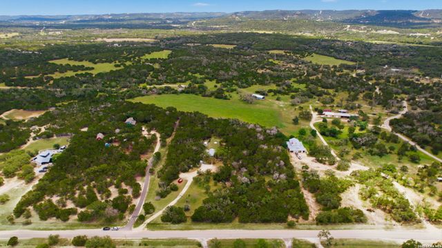 957 DEER FOREST DR, Pipe Creek, TX 78063