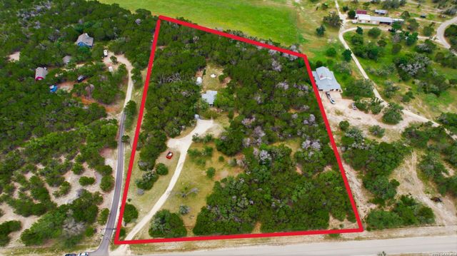 957 DEER FOREST DR, Pipe Creek, TX 78063