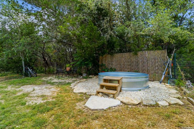 957 DEER FOREST DR, Pipe Creek, TX 78063