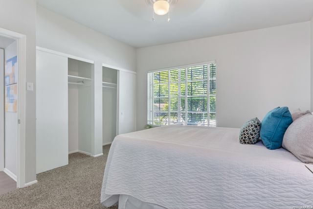 1015 MOUNT SEROLOD DR, San Antonio, TX 78213