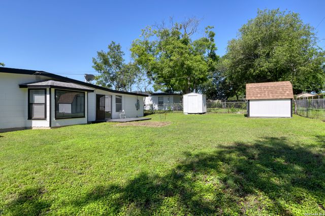 1015 MOUNT SEROLOD DR, San Antonio, TX 78213